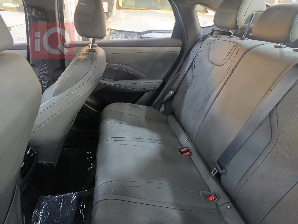 بی وای دی Qin Plus